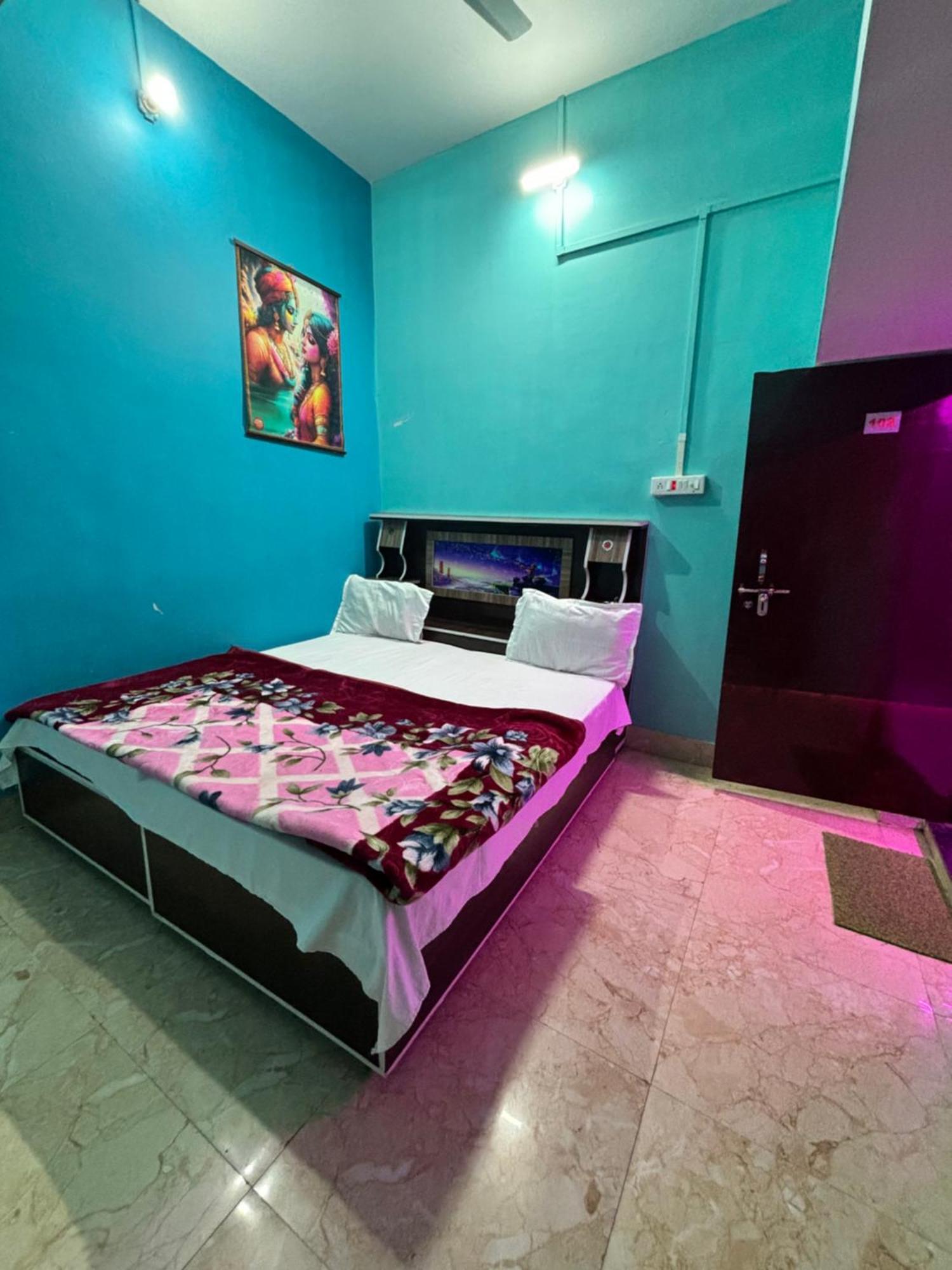 Kishori Ram Homestay Near Ayodhya Dham Railway Buitenkant foto